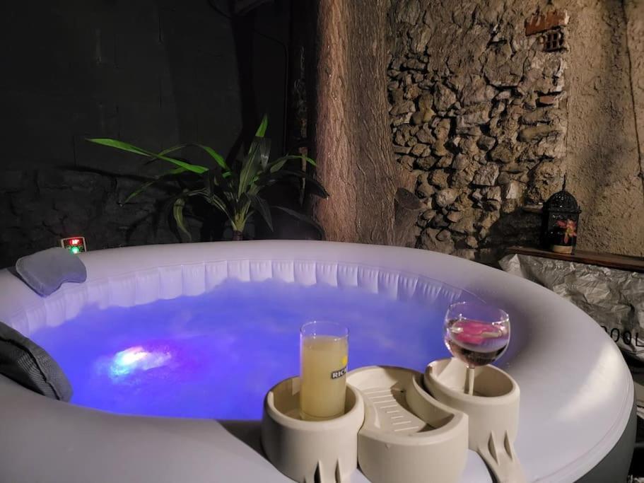 Studio-valentine Climatisee Avec Piscine Chauffee Apartment *