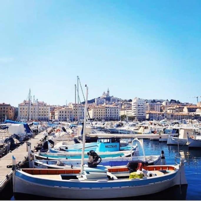 Studio-valentine Climatisee Avec Piscine Chauffee * Marseille