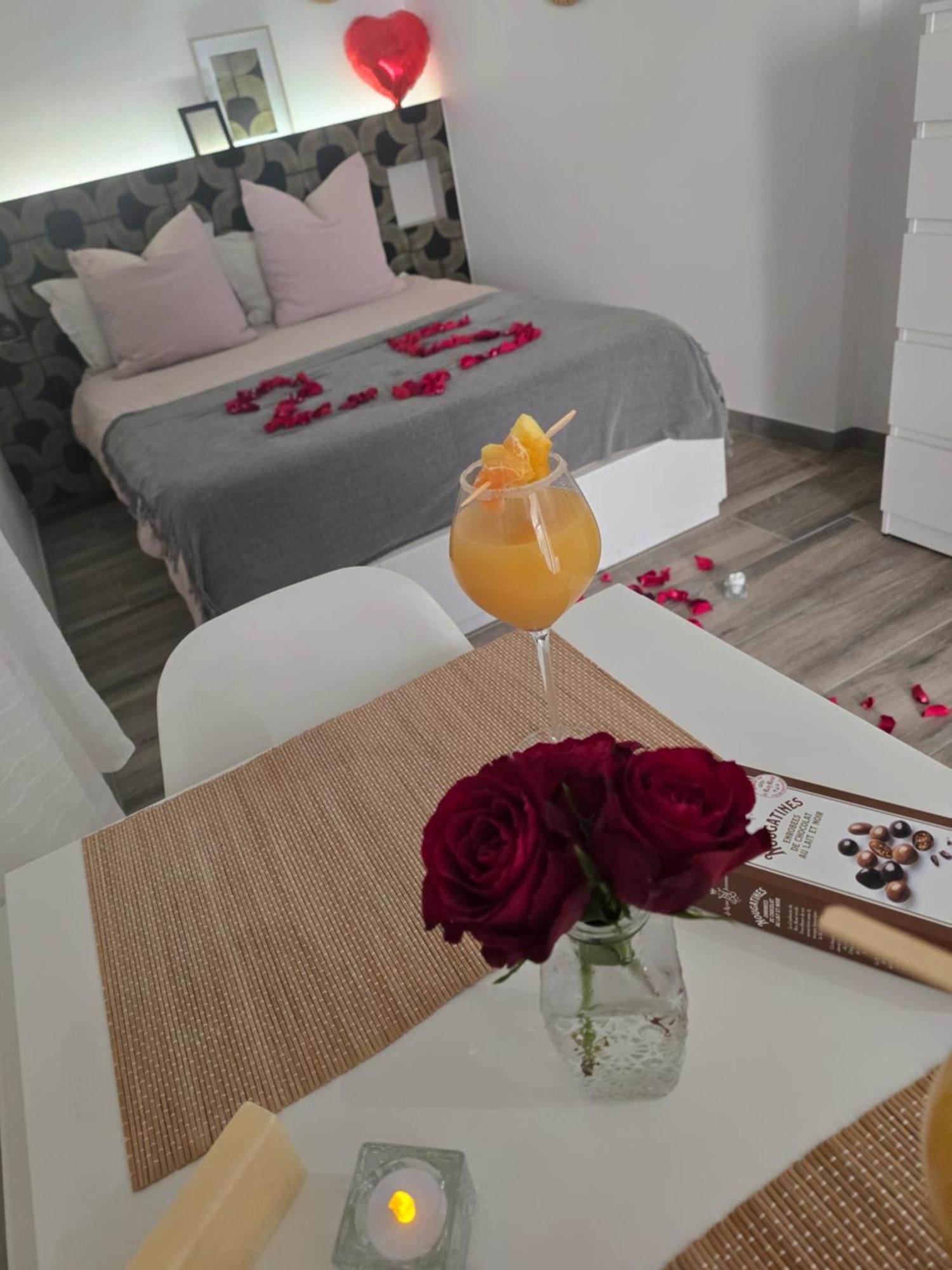 Studio-valentine Climatisee Avec Piscine Chauffee *