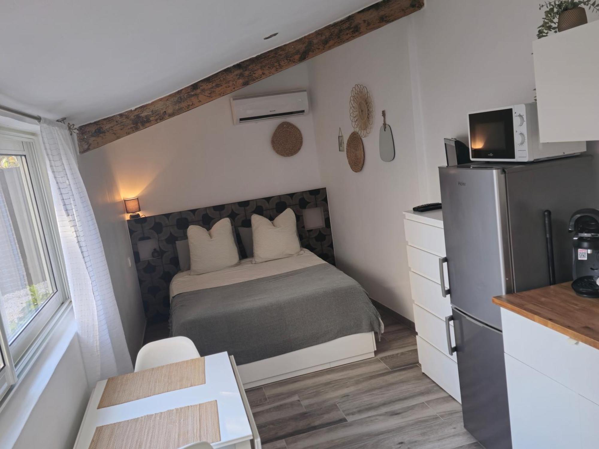 Studio-valentine Climatisee Avec Piscine Chauffee Apartment Marseille